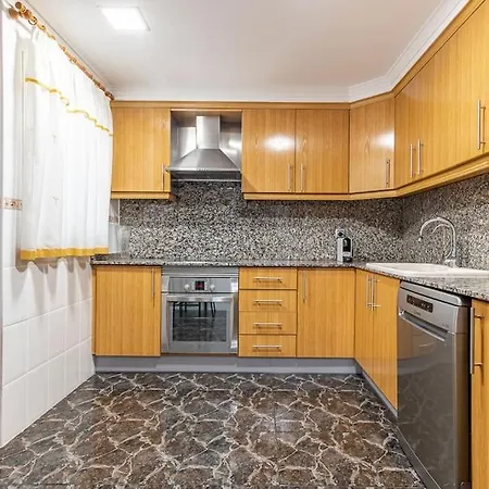 Beach, 8 Pax, 4bdr, 3bath, Bbq Holiday home