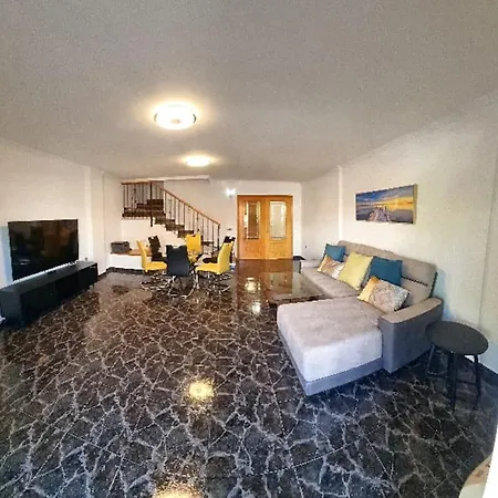Holiday home Beach, 8 Pax, 4bdr, 3bath, Bbq