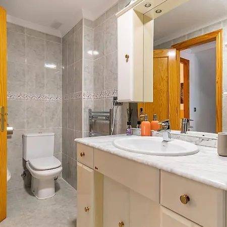 בית נופש Beach, 8 Pax, 4bdr, 3bath, Bbq *