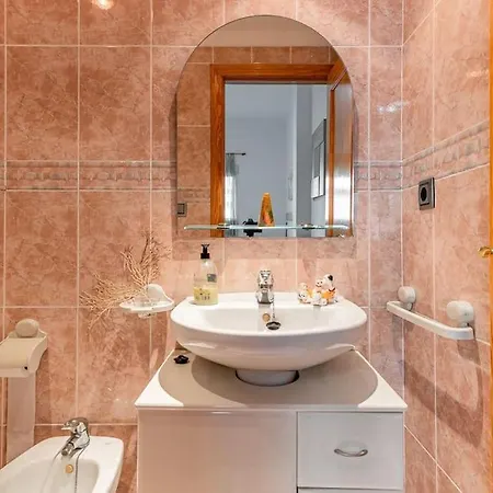 Nyaraló Beach, 8 Pax, 4bdr, 3bath, Bbq *