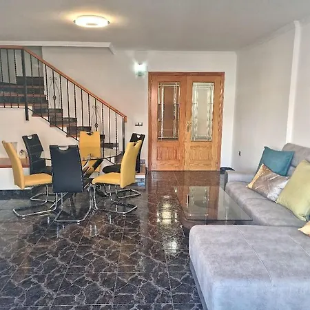 Beach, 8 Pax, 4bdr, 3bath, Bbq *