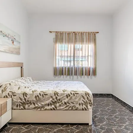 Nyaraló Beach, 8 Pax, 4bdr, 3bath, Bbq